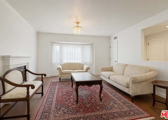 Property at 21620 Burbank Blvd #9, Woodland Hills, CA 91367, 3 beds, 2.5 baths