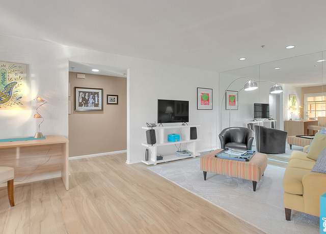 Property at 500 E Amado Rd #712, Palm Springs, CA 92262, 2 beds, 2 baths