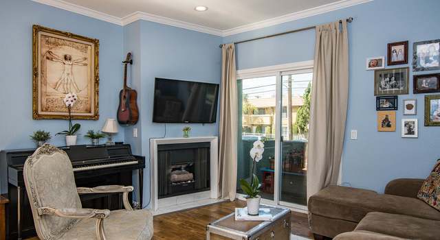 Photo of 10926 Moorpark St #2, Toluca Lake, CA 91602