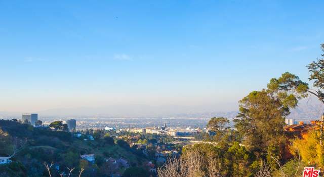 Photo of 2835 Oak Point Dr, Los Angeles, CA 90068