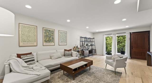 Photo of 10854 Morrison St #2, North Hollywood, CA 91601