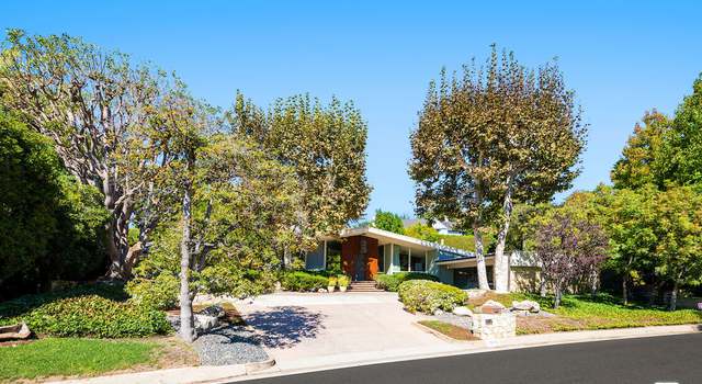 Photo of 1005 Summit Dr, Beverly Hills, CA 90210