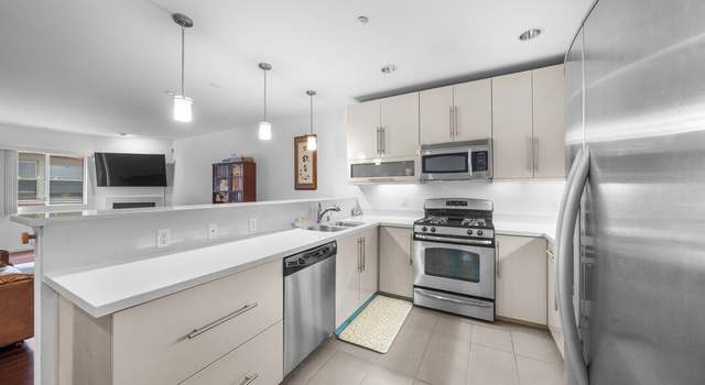 Property at 733 S Manhattan Pl #401, Los Angeles, CA 90005, 2 beds, 2 baths