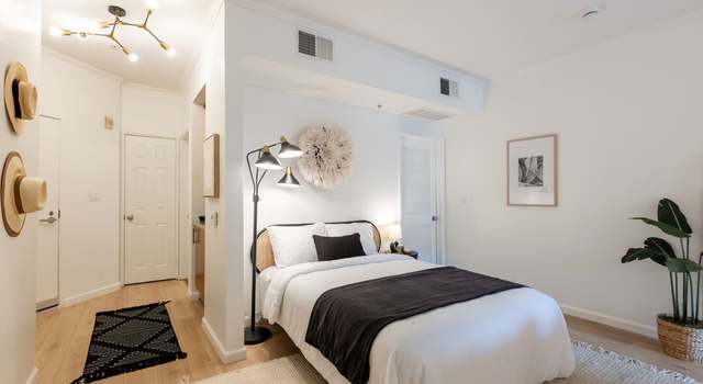 Photo of 620 S Gramercy Pl #123, Los Angeles, CA 90005