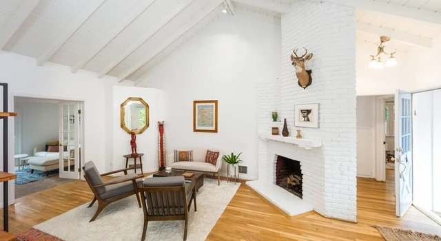 Photo of 23224 Leonora Dr, Woodland Hills, CA 91367