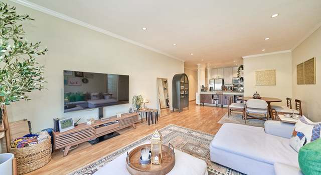Photo of 424 S Westmoreland Ave #204, Los Angeles, CA 90020