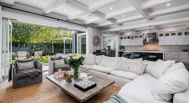 Photo of 14920 Addison St, Sherman Oaks, CA 91403