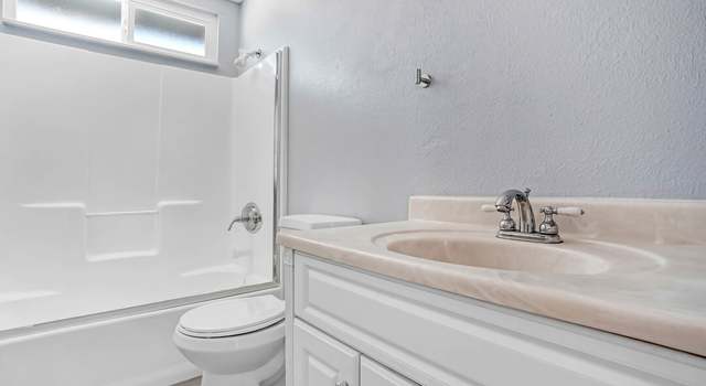 Photo of 13936 Pine St, Hesperia, CA 92345