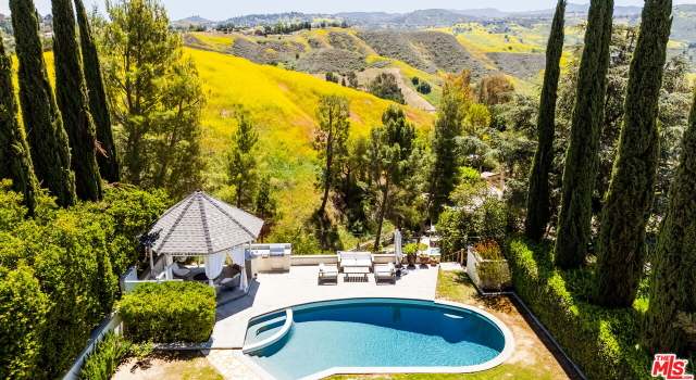 Photo of 26024 Farmfield Rd, Calabasas, CA 91302