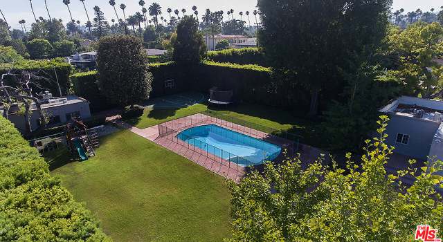 Photo of 713 N Crescent Dr, Beverly Hills, CA 90210
