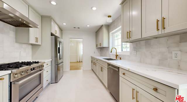 Photo of 4023 Fairway Blvd, View Park, CA 90043