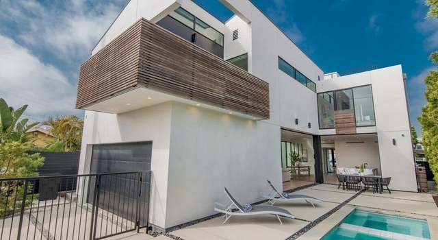 Photo of 3633 Redwood Ave, Los Angeles, CA 90066