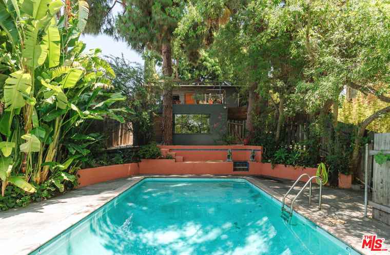 Photo of 532 N Virgil Ave Los Angeles, CA 90004