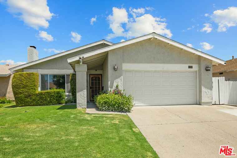 Photo of 3989 E Frandon Ct Simi Valley, CA 93063
