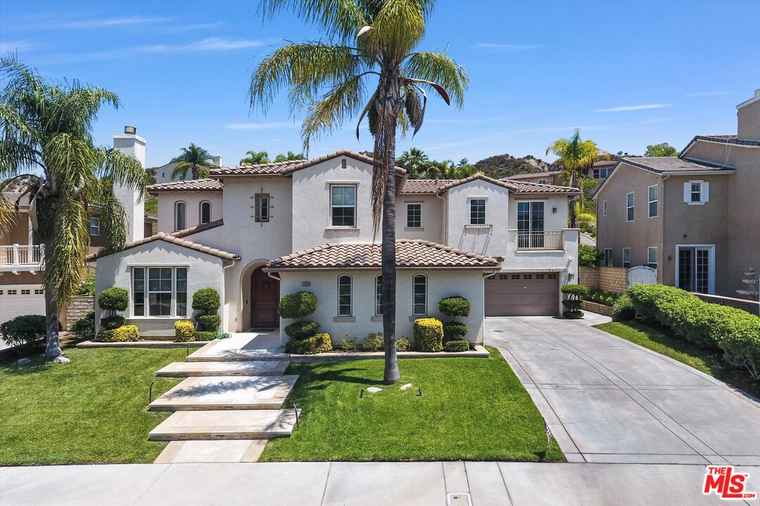 Photo of 25020 Oakridge Rd Stevenson Ranch, CA 91381
