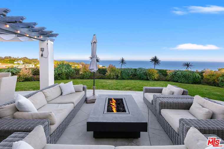 Photo of 6311 Tantalus Dr Malibu, CA 90265