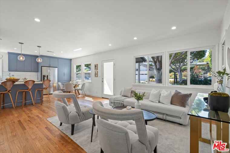 Photo of 2212 Navy St Santa Monica, CA 90405