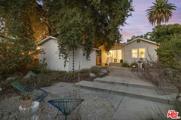 Photo of 1875 Belmont Ave Pasadena, CA 91103