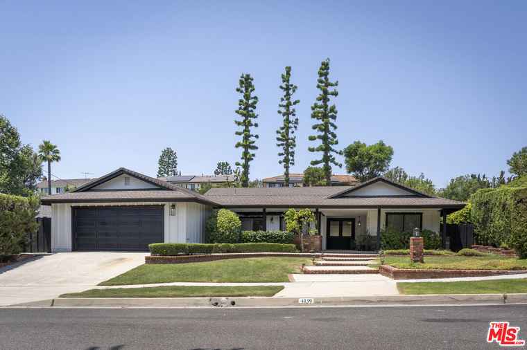 Photo of 4139 Magna Carta Rd Calabasas, CA 91302