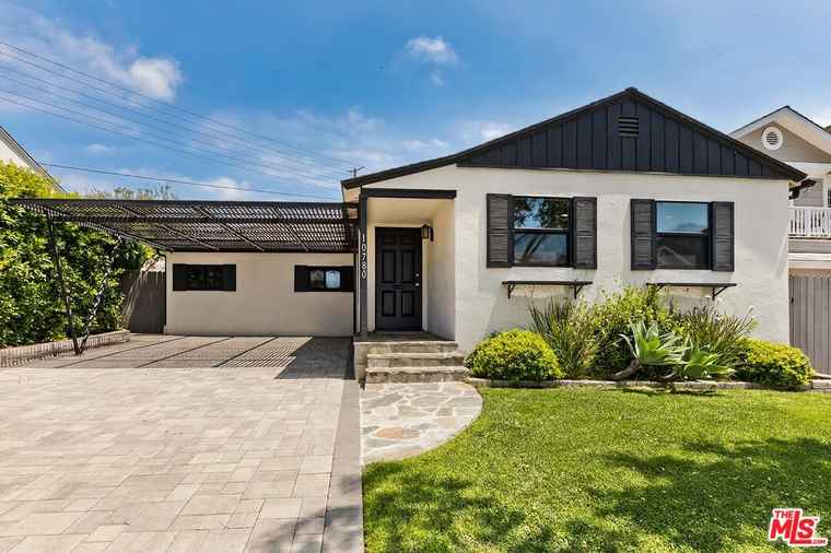 Photo of 10780 Clarmon Pl Culver City, CA 90230