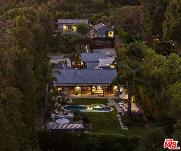 Photo of 28036 Sea Lane Dr Malibu, CA 90265