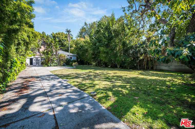 Photo of 1240 Greenacre Ave West Hollywood, CA 90046