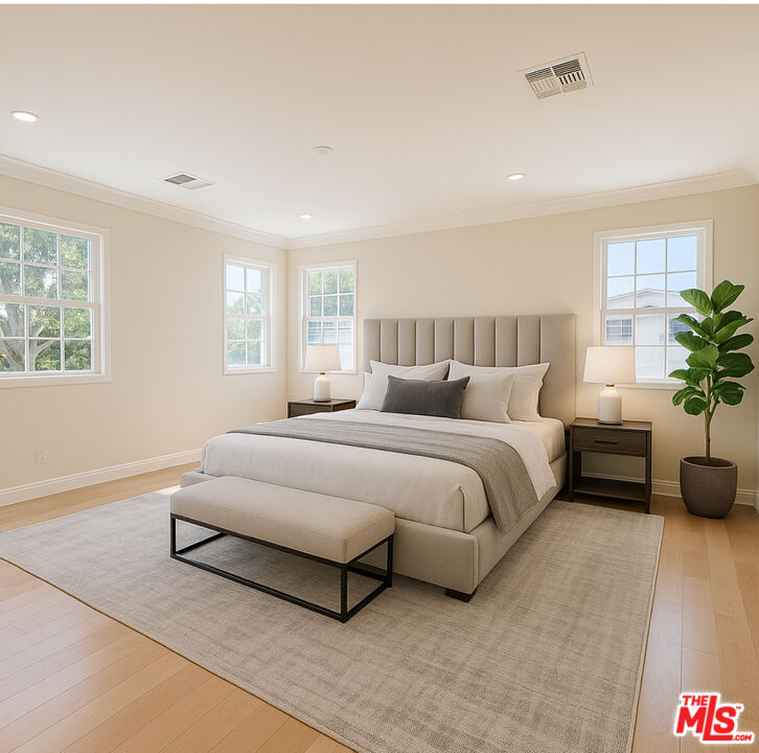 Photo of 427 S Clark Dr Beverly Hills, CA 90211