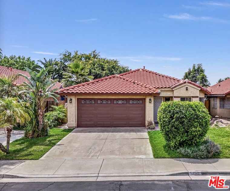 Photo of 1250 S Iris Ave Rialto, CA 92376