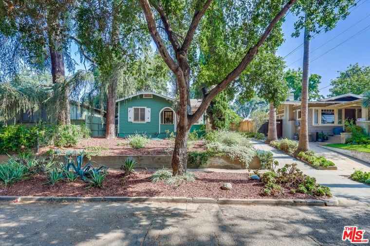 Photo of 1105 E Claremont St Pasadena, CA 91104