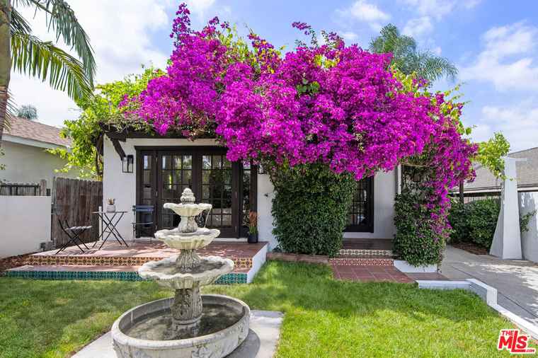 Photo of 2919 Gleneden St Los Angeles, CA 90039