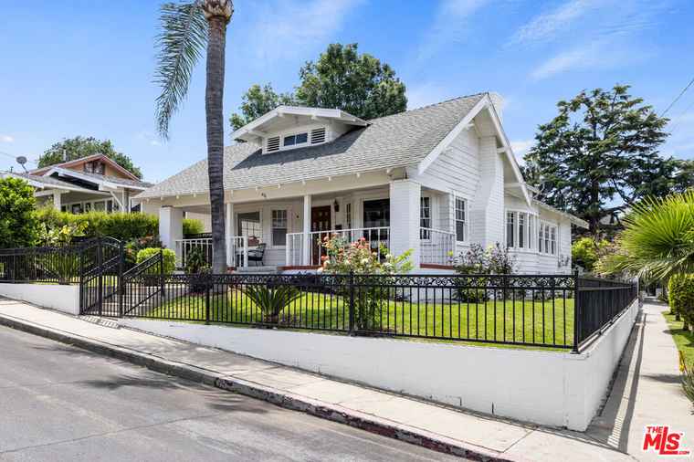 Photo of 470 Holland Ave Los Angeles, CA 90042