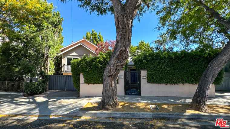 Photo of 8914 Cynthia St West Hollywood, CA 90069
