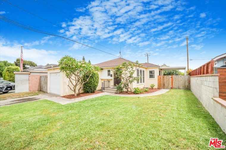 Photo of 8151 Vista Del Rosa St Downey, CA 90240