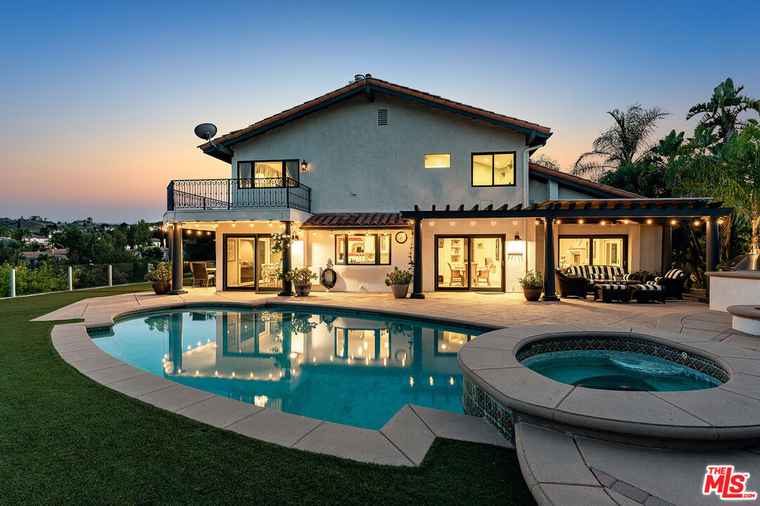 Photo of 23306 Park Hacienda Calabasas, CA 91302