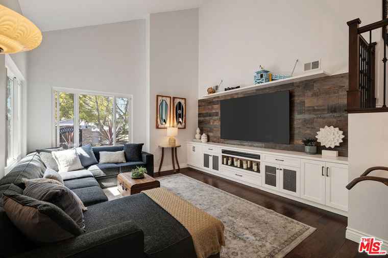Photo of 1150 E Pine Ave El Segundo, CA 90245