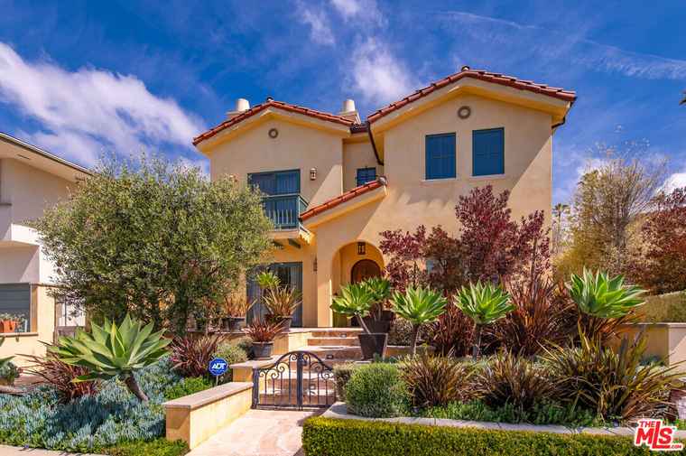 Photo of 851 19th St #104 Santa Monica, CA 90403