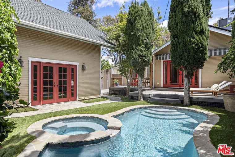 Photo of 1227 Poinsettia Dr West Hollywood, CA 90046