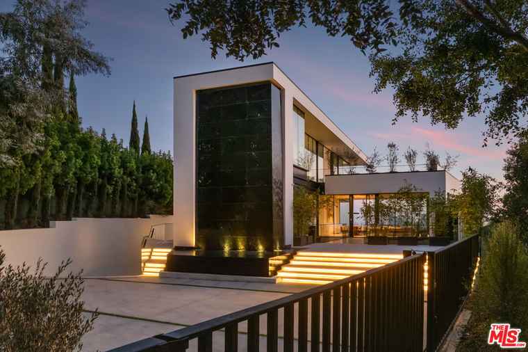 Photo of 1210 Laurel Way Beverly Hills, CA 90210