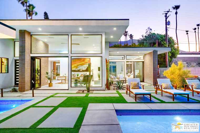 Photo of 2233 N Vista Dr Palm Springs, CA 92262