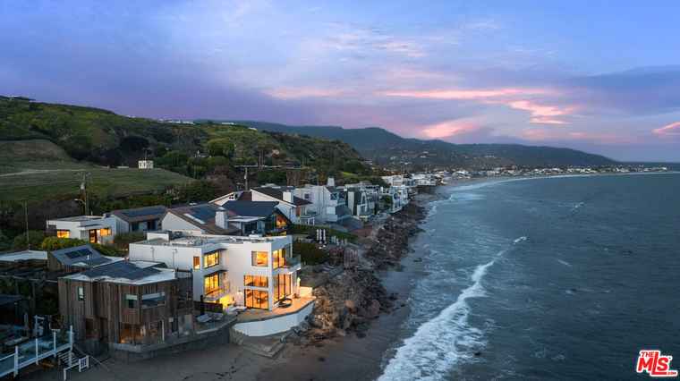 Photo of 24146 Malibu Rd Malibu, CA 90265