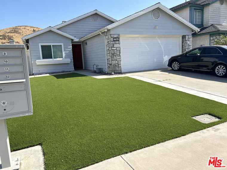 Photo of 14179 Long View Dr Fontana, CA 92337
