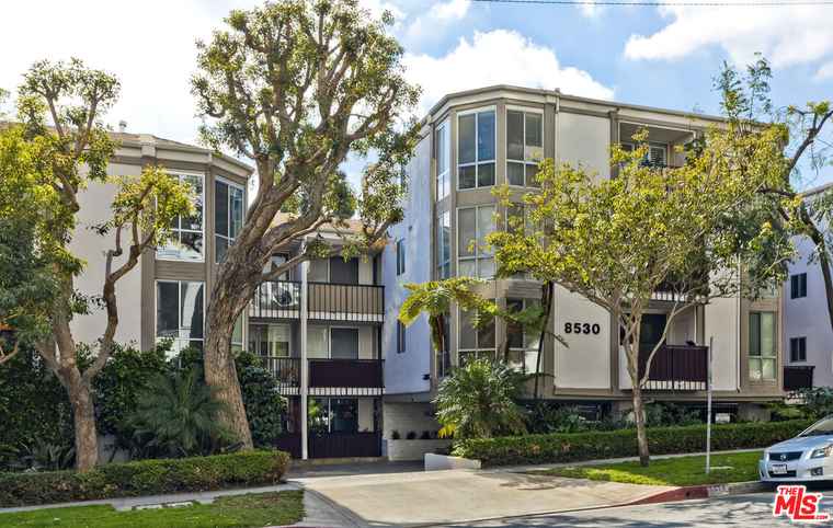 Photo of 8530 Holloway Dr #315 West Hollywood, CA 90069