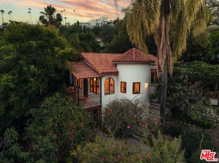 Photo of 4559 E Rose Hill Dr Los Angeles, CA 90032