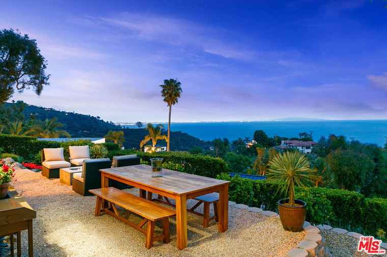 Photo of 3240 Sumac Ridge Rd Malibu, CA 90265
