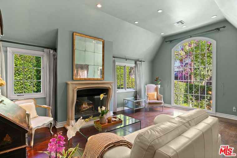 Photo of 9053 Elevado St West Hollywood, CA 90069