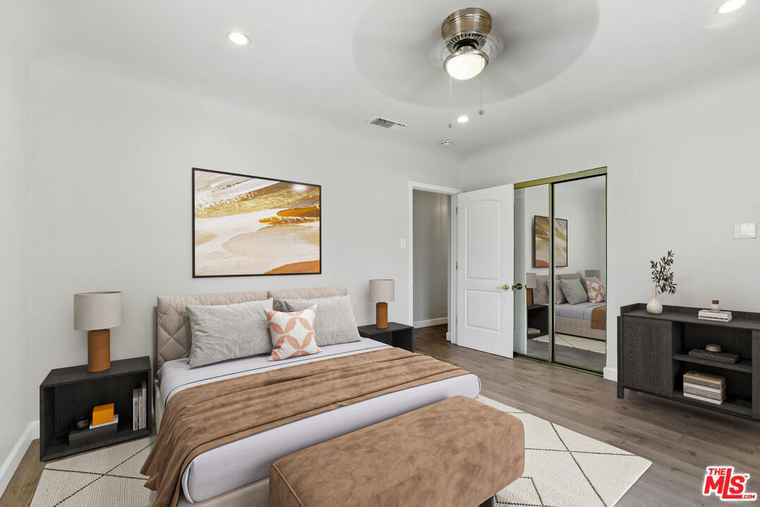 Photo of 237 W Kelso St Inglewood, CA 90301