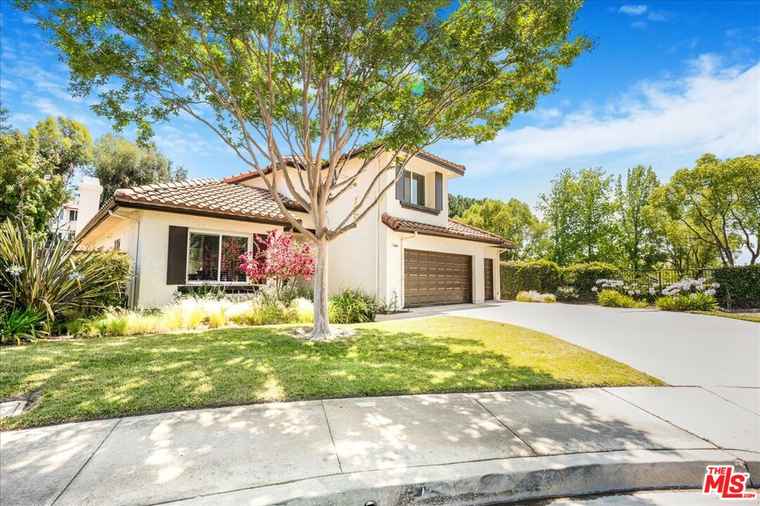 Photo of 12084 London Grove Ct Moorpark, CA 93021