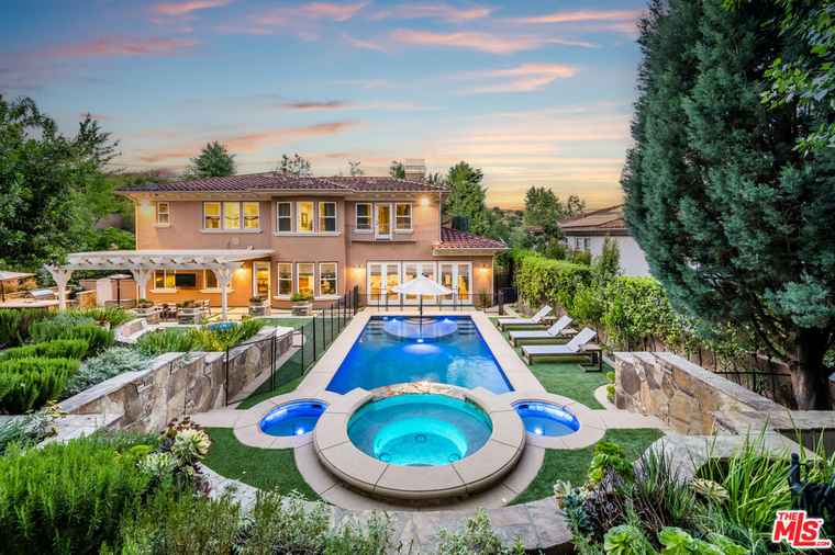 Photo of 26722 Provence Dr Calabasas, CA 91302