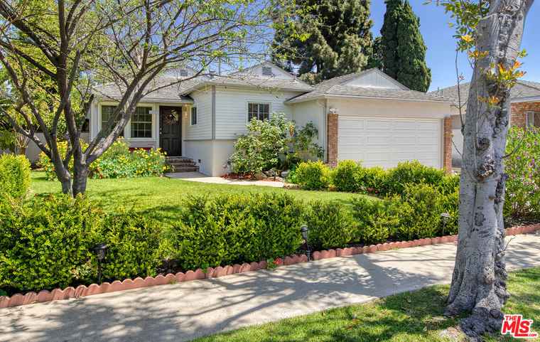 Photo of 11262 Ryandale Dr Culver City, CA 90230