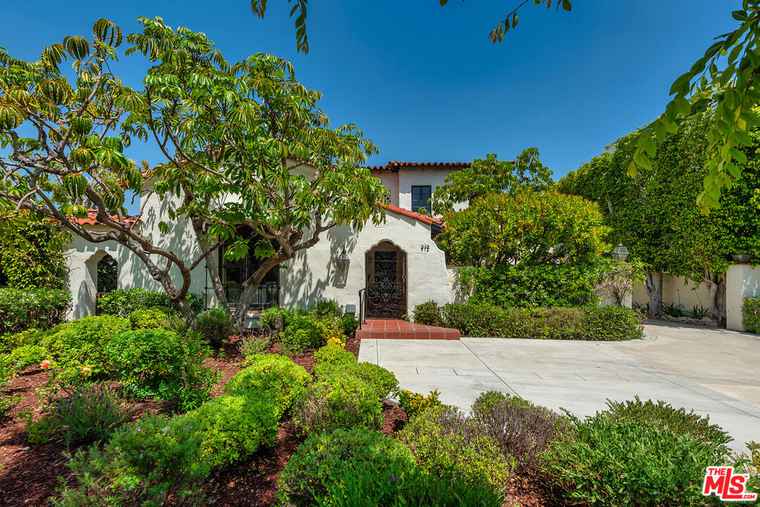 Photo of 312 S Peck Dr Beverly Hills, CA 90212
